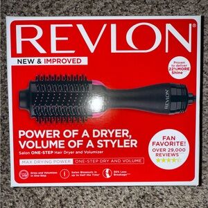 Revlon Salon One-Step Hair Dryer in Black and Pink